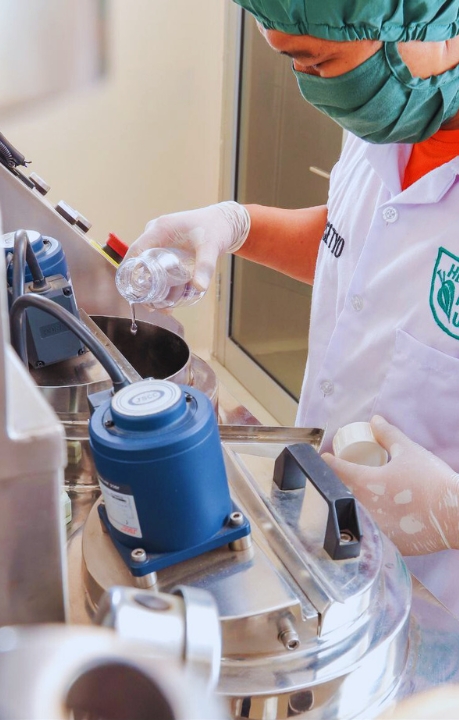 Kegiatan Produksi di Pabrik HIU Group