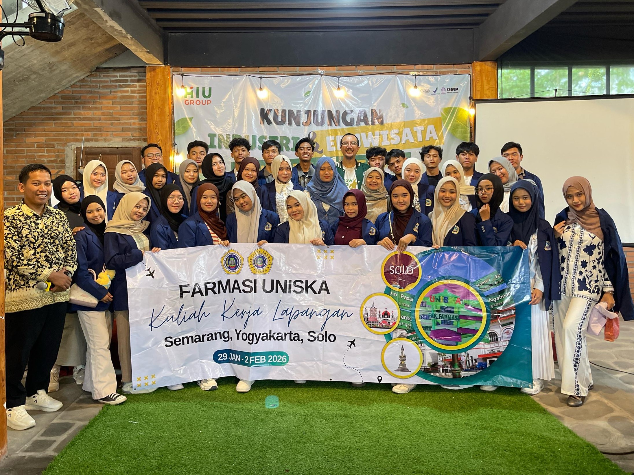 Kunjungan Industri S1 Farmasi UNISKA ke Herbal Indo Utama Tumbuhkan Motivasi Berwirausaha