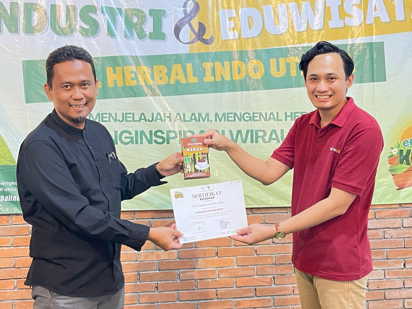 Dosen dan Tendik UAD Kunjungan Industri dan Studi Banding ke Herbal Indo Utama
